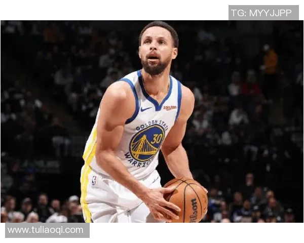 勇士与开拓者赛场冲突引发激烈打斗球迷热议双方球员情绪失控